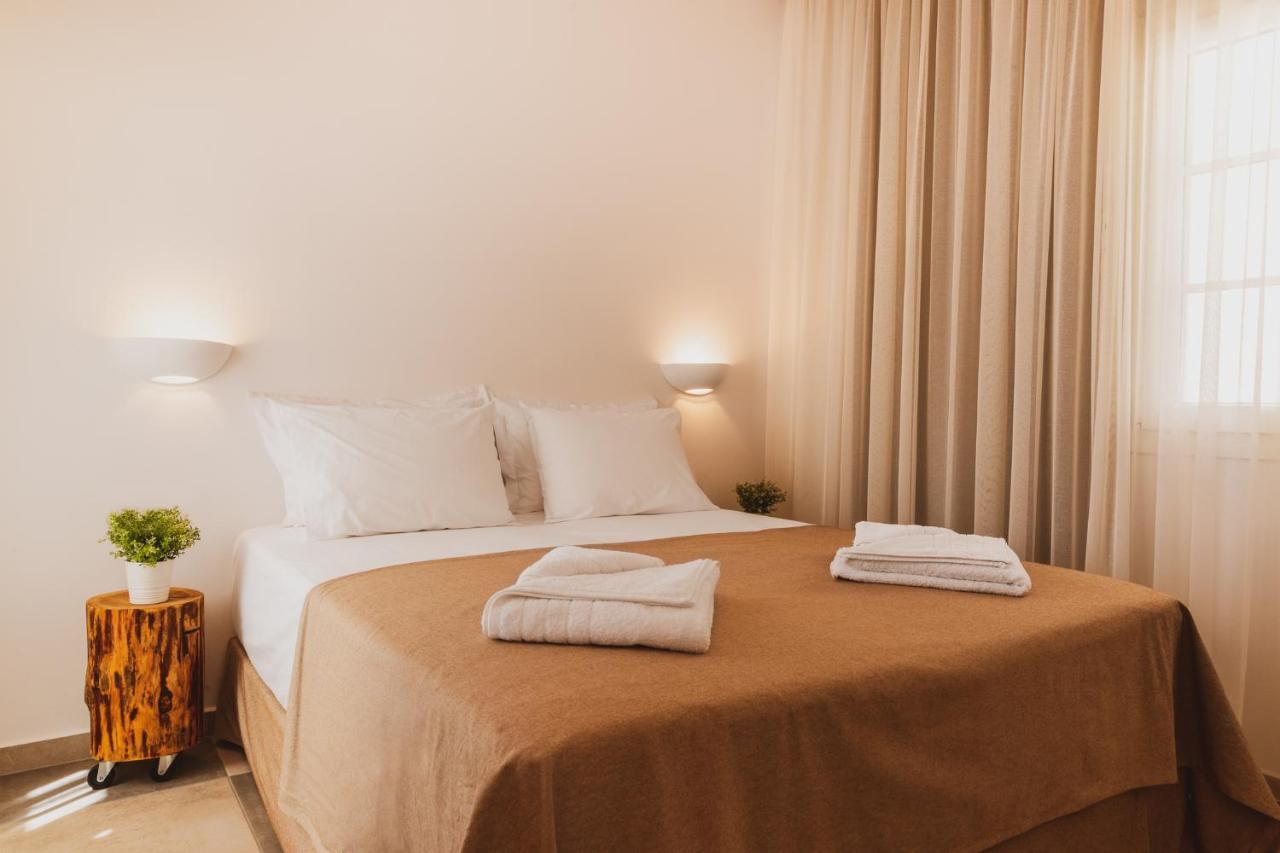To Rantevou Tis Alykis Rooms & Apartments Kímolos Екстериор снимка