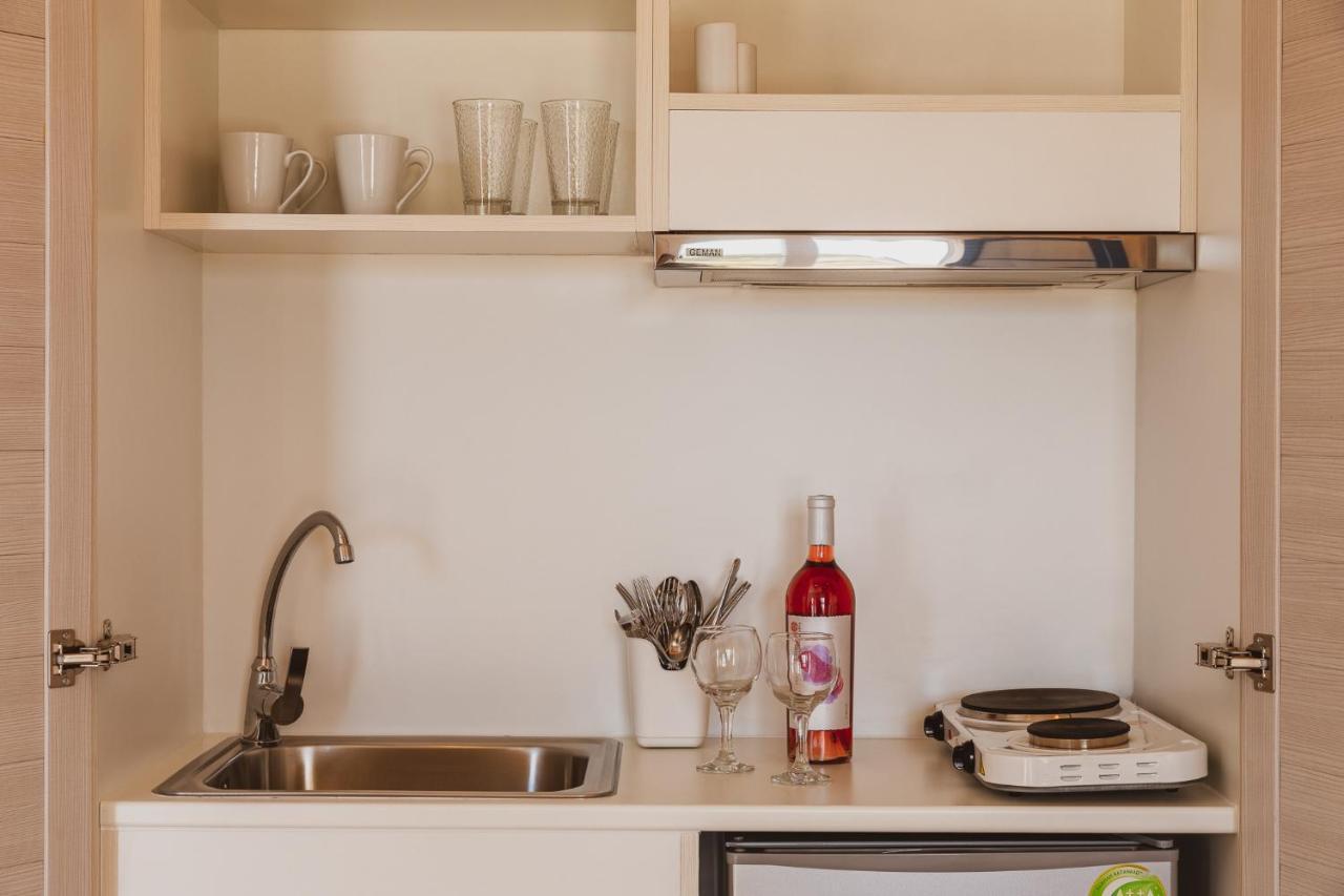 To Rantevou Tis Alykis Rooms & Apartments Kímolos Екстериор снимка