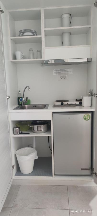 To Rantevou Tis Alykis Rooms & Apartments Kímolos Екстериор снимка